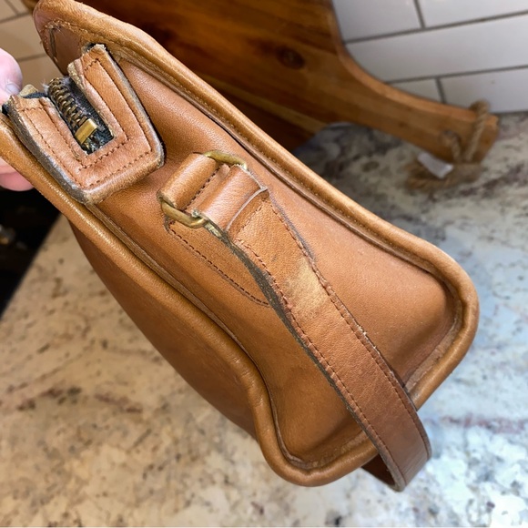 Vintage COACH Swagger British Tan Leather New York City Crossbody Shoulder Bag - Picture 9 of 16